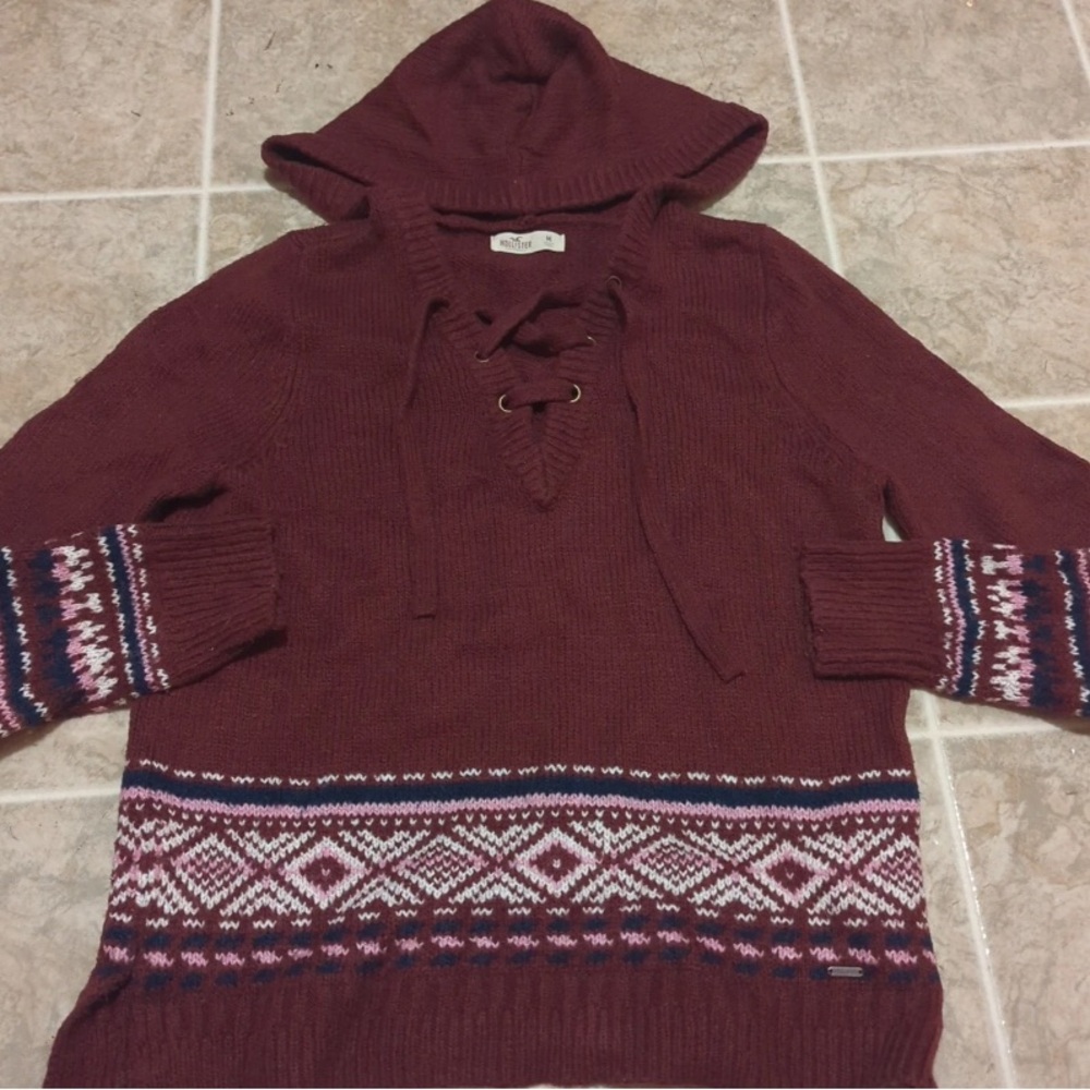 Cyrus Burgundy Hooded Sweater with Geometric Sleeves